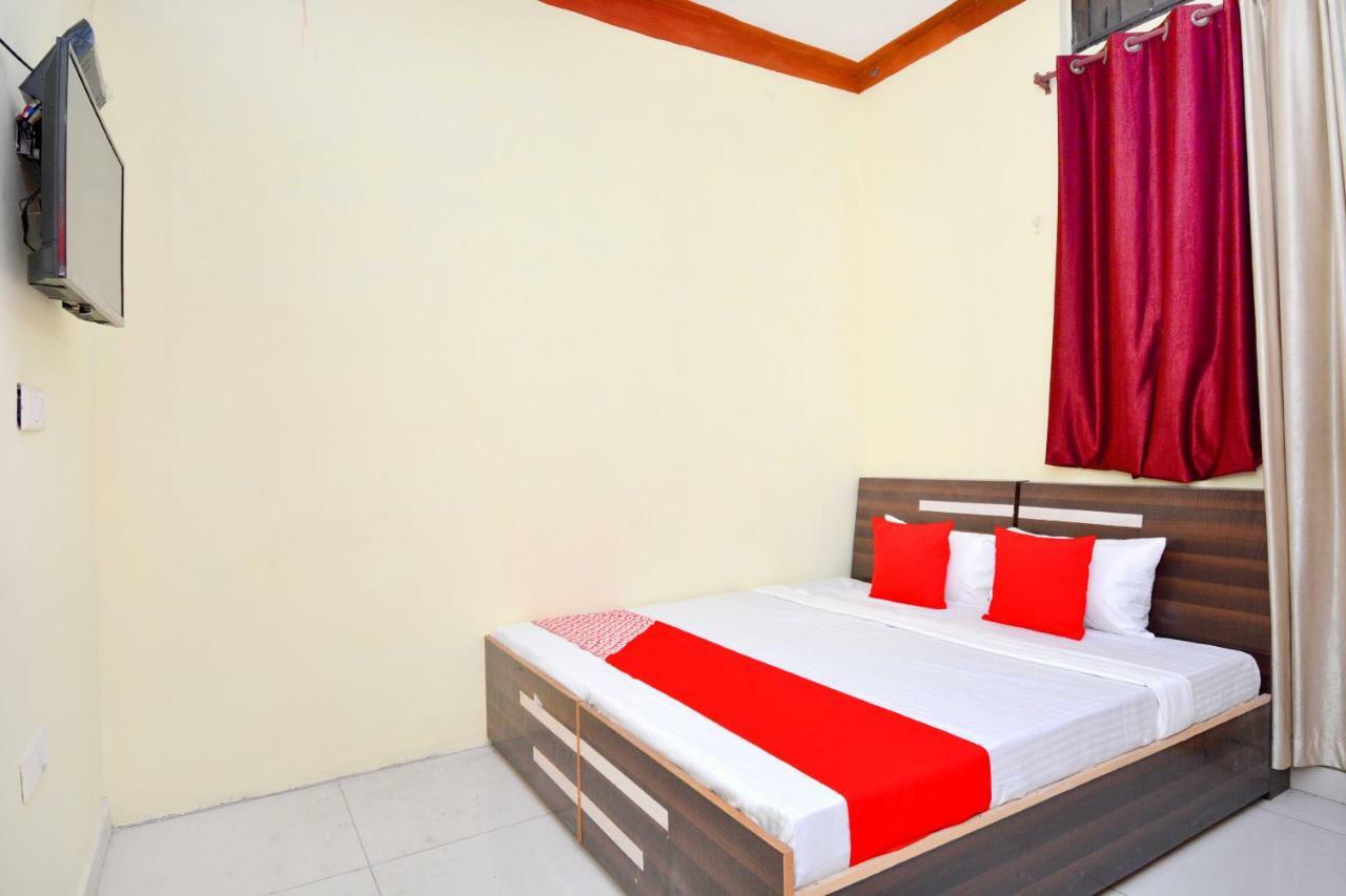 Oyo 40306 White House Hotel Jalandhar Quarto foto